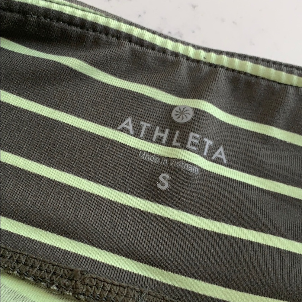 Athlete like new Capri leggings shorts pants yoga
